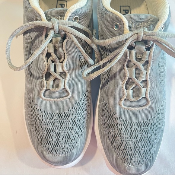 Propet Women's Size 10 AA‎ Travelactiv Light-Weight Silver Walking Shoes W5102 - Picture 2 of 8